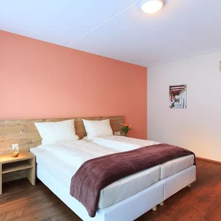Sleeps 4 Wifi T425759 公寓